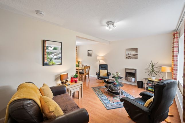 21, Easter Bankton, Livingston photo 2