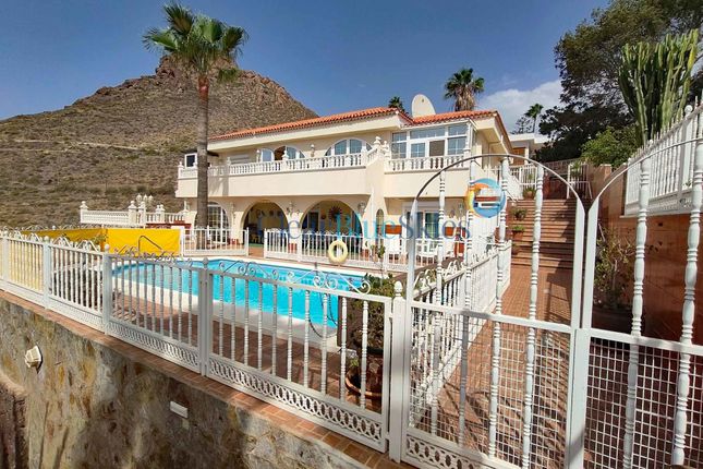 Villa for sale in La Florida (Arona), Tenerife, Spain