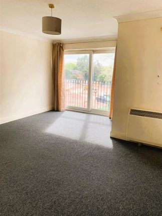 Studio to rent in Banister Road, Shirley, Southampton