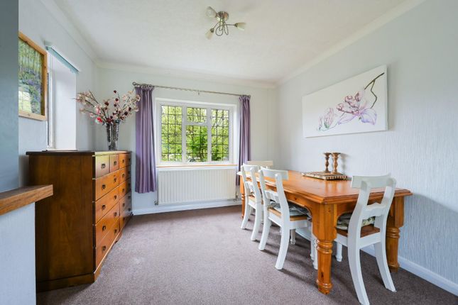 70, Tattenham Way, Tadworth photo 3