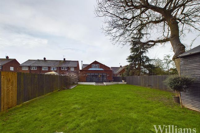 Detached house for sale in Craigwell Avenue, Bedgrove, Aylesbury
