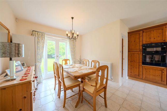 32, Hilton Grange, Leeds photo 4