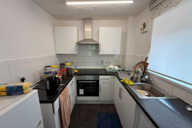65, Keats Close, Enfield photo 3