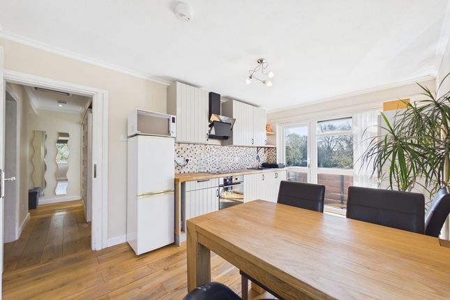 83 Ashcroft Court, Fern Drive, Hemel Hempstead photo 2