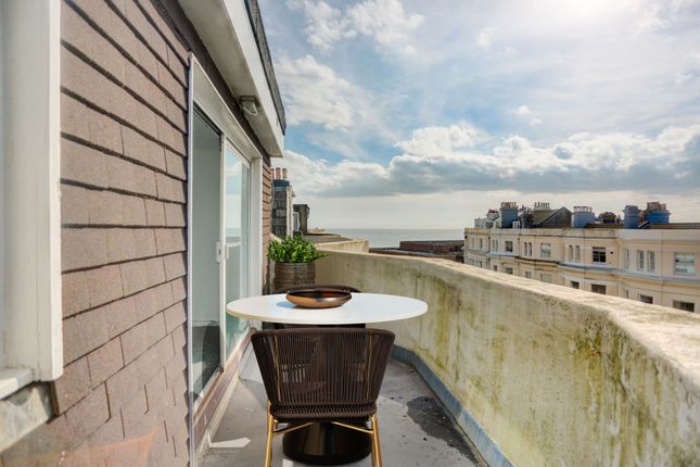 Flat 19, 17-19 St. Aubyns, Hove photo 4