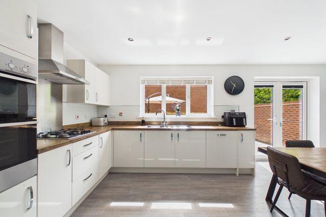31, Horsepool Avenue, Markfield photo 4
