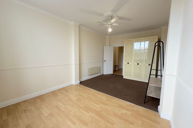 40, Victoria Apartments, Padiham photo 3