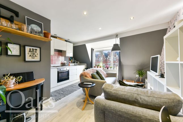 Flat for sale in Streatham High Road, London