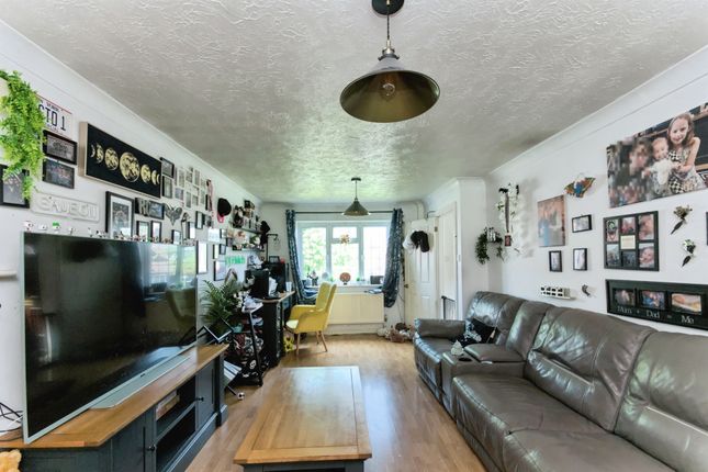 31, Trossachs Close, Eastbourne photo 4
