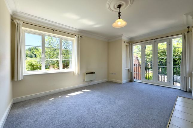 29, Christine Ingram Gardens, Bracknell photo 3
