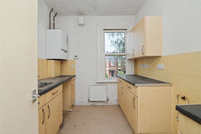 9 Flat 1 & 2, Avenue Road, Isleworth photo 4