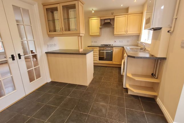 6, Mill Chase Close, West Yorkshire photo 3