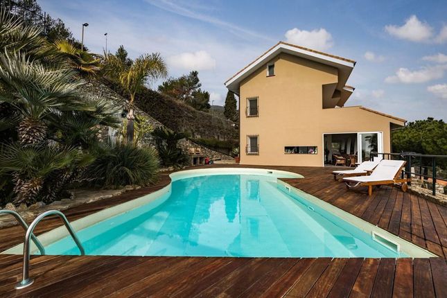Thumbnail Villa for sale in Liguria, Imperia, Ospedaletti
