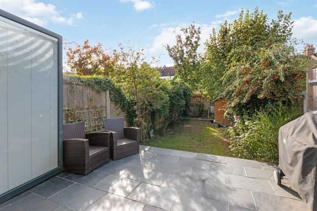 20, Aston Road, Raynes Park photo 4
