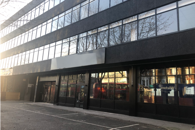 Office to let in The Mall, London