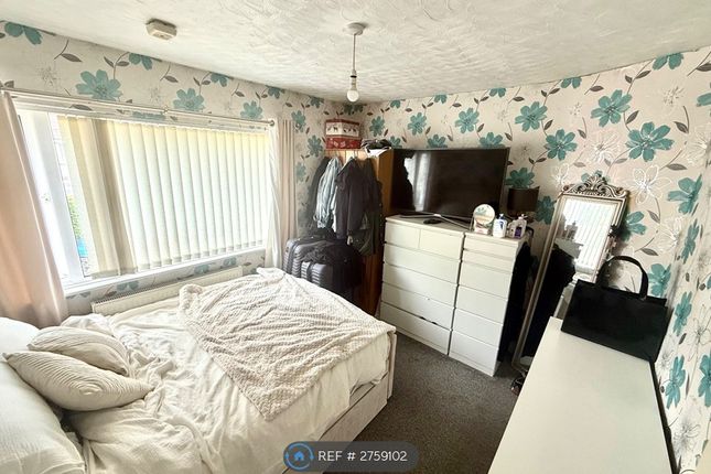 Tor Avenue, Wyke, Bradford photo 4