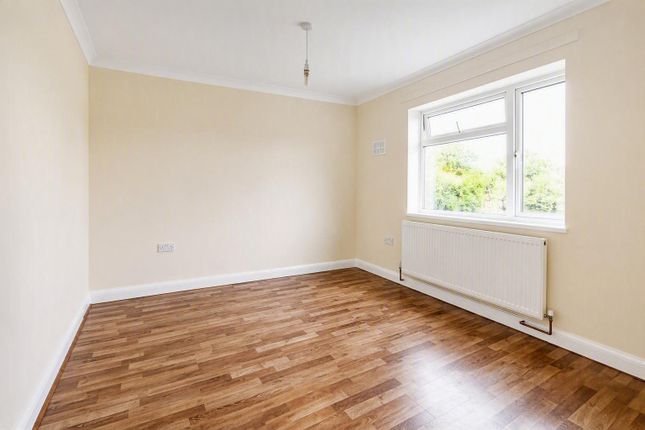 58 Standard Road, Hounslow photo 4