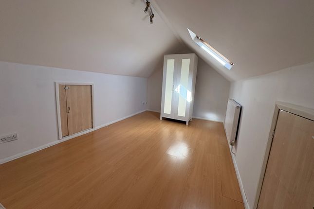 Briar Close, London photo 5
