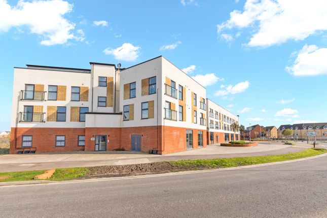 Flat for sale in Longacres Way, Chichester