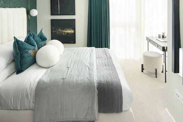 2, Duke of Wellington Avenue, London photo 4