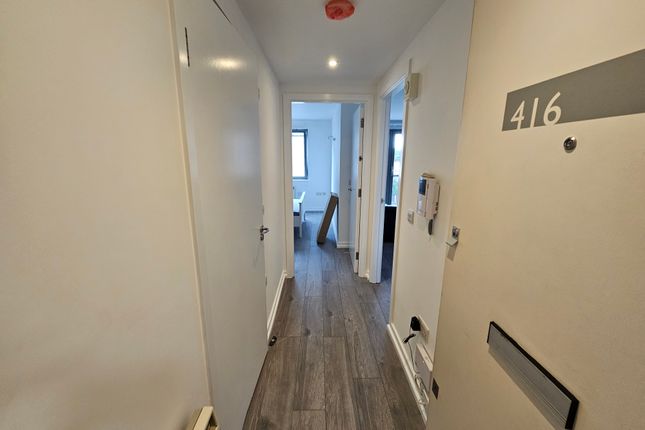 Flat 416 Montana Building, Deals Gateway, London photo 2