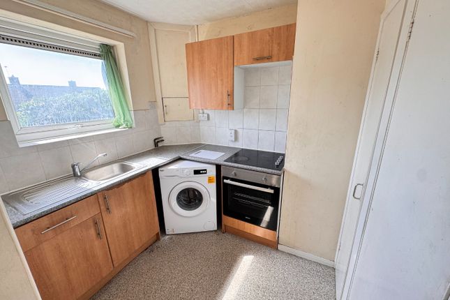 4, Aspley Close, Luton photo 3