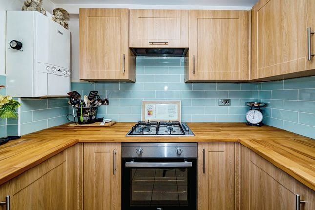 19, Buttermere Avenue, SLOUGH photo 4