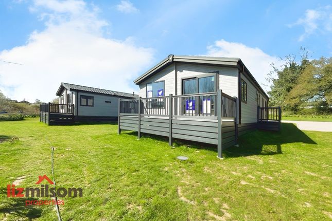 2-bed caravan on Plot 4, The Conifers, Park Road, Swadlincote, £155,000