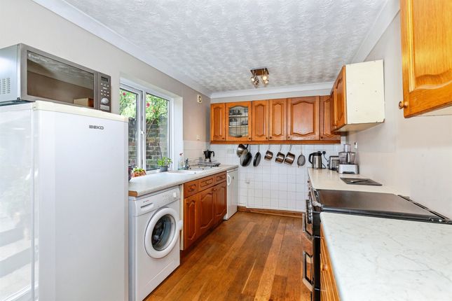 46, Alpha Street South, Slough photo 4