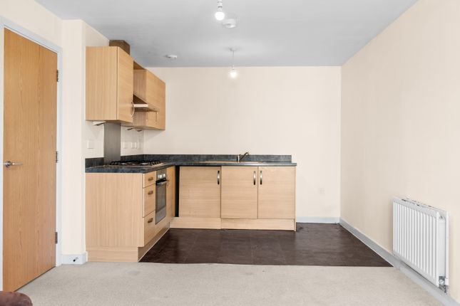 61, Harrow Close, Addlestone photo 3