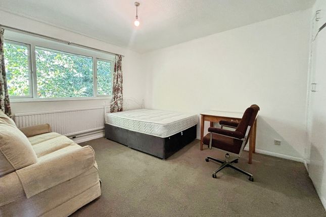3, Nelson Terrace, Reading photo 4
