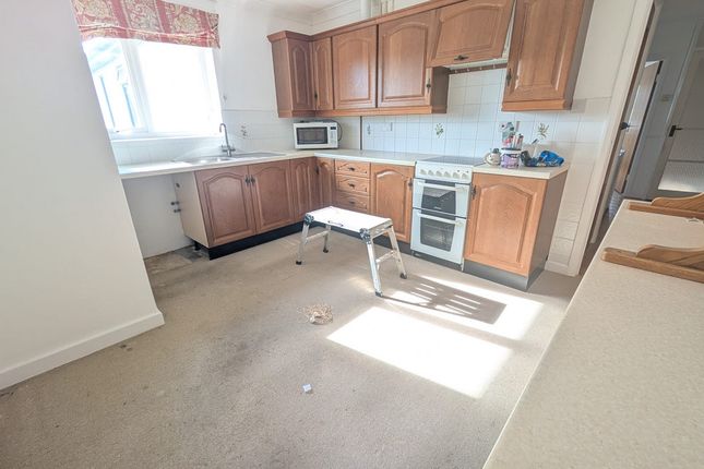 15, Ashurst Drive, Worthing photo 3