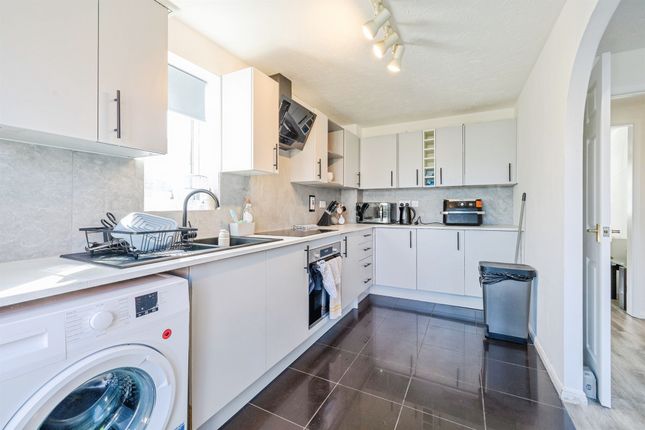 19, Newton Drive, Lincoln photo 4