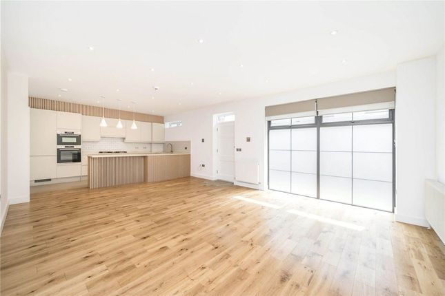 Thumbnail Property to rent in Old Manor Yard, London
