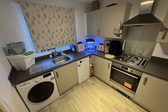 40, Harrier Way, Market Deeping photo 2