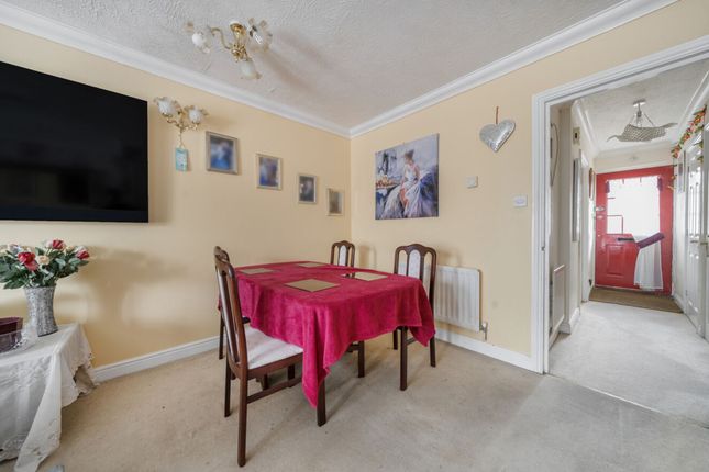 3 Pebble Cottages, Mill Park Road, Bognor Regis photo 3