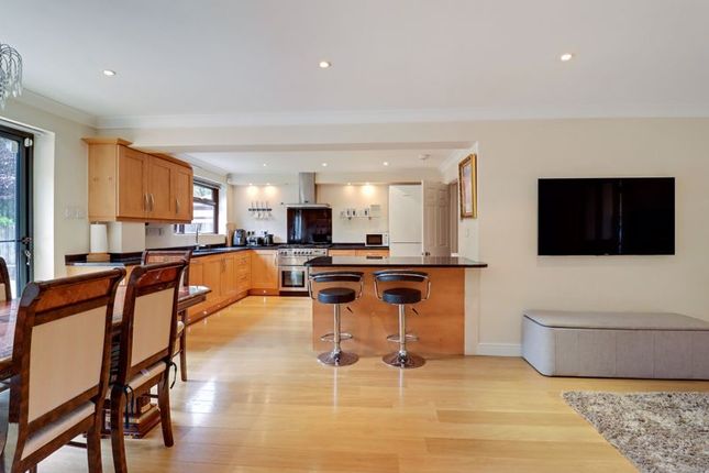 31, Newark Road, Windlesham photo 2