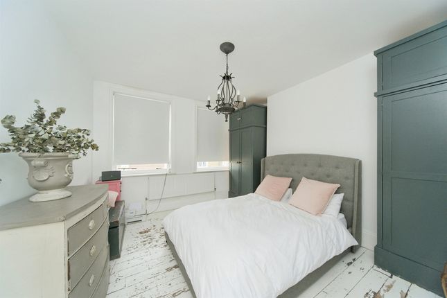 Flat for sale in West Parade, Bexhill-On-Sea