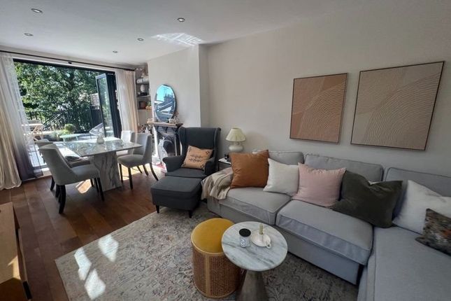 Flat 2, 69, Weston Park, London photo 2