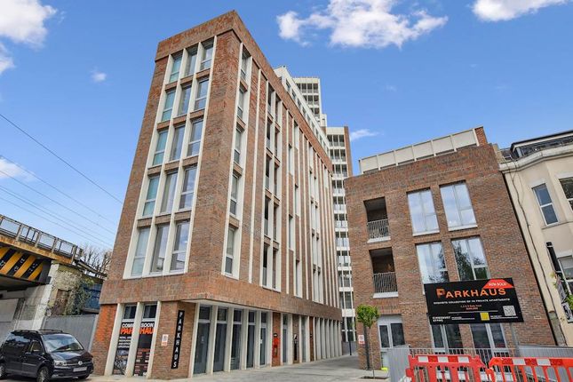 Thumbnail Flat to rent in Mapple Path, London