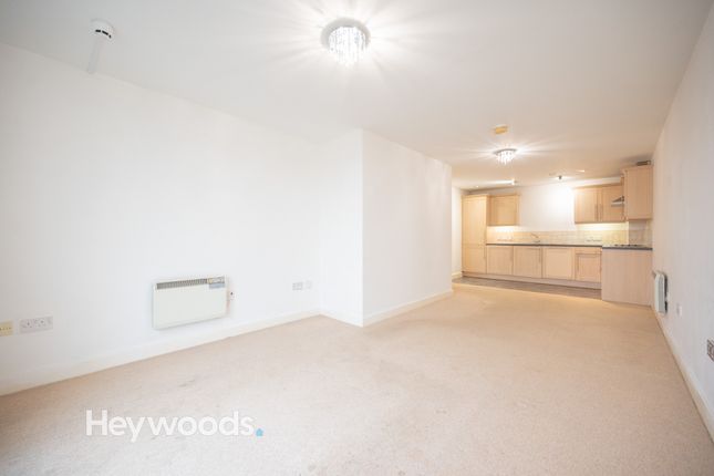 Flat to rent in London Road, Newcastle-Under-Lyme