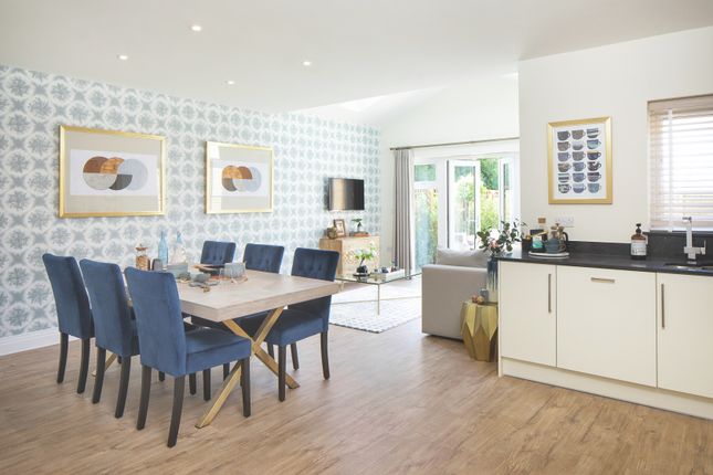 66, Doughton Road (Off Coggeshall Road), Kelvedon, Essex, Co5 9Nx photo 3