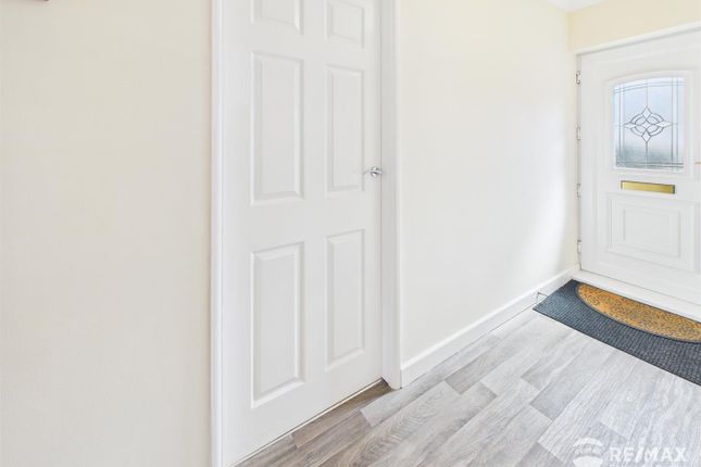 58, Dove Crescent, Harwich photo 4