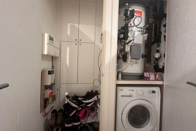 55 Gothenburg Court, Bailey Street, London photo 4