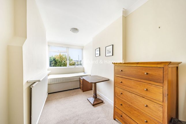 Flat to rent in Arkwright Road, London