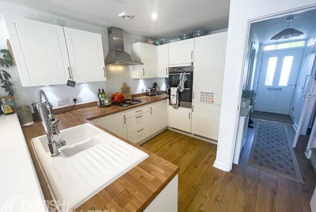 38, Brambling Way, Gloucester photo 2