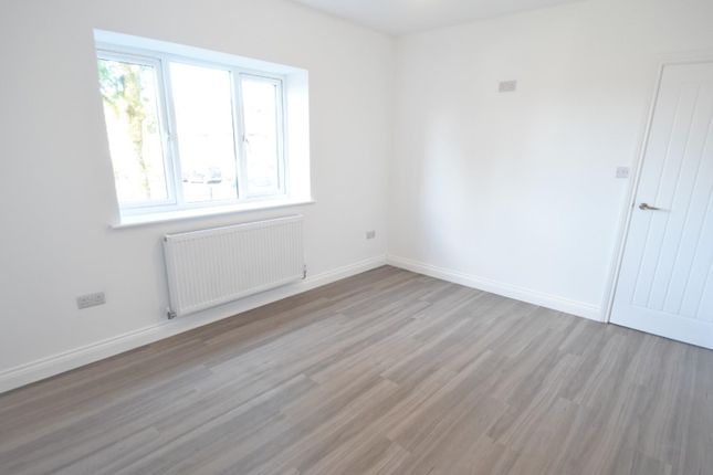 64, Fir Street, Bury photo 4
