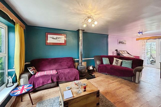 13 Trehayes Parc, Hayle, Cornwall photo 2