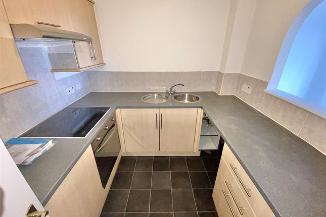 21 Charlecote Park, Telford photo 2