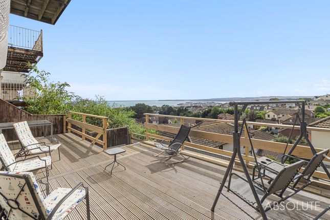 81 Dolphin Crescent, Paignton photo 4